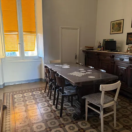 Palazzo Piazza Roma Chiavari